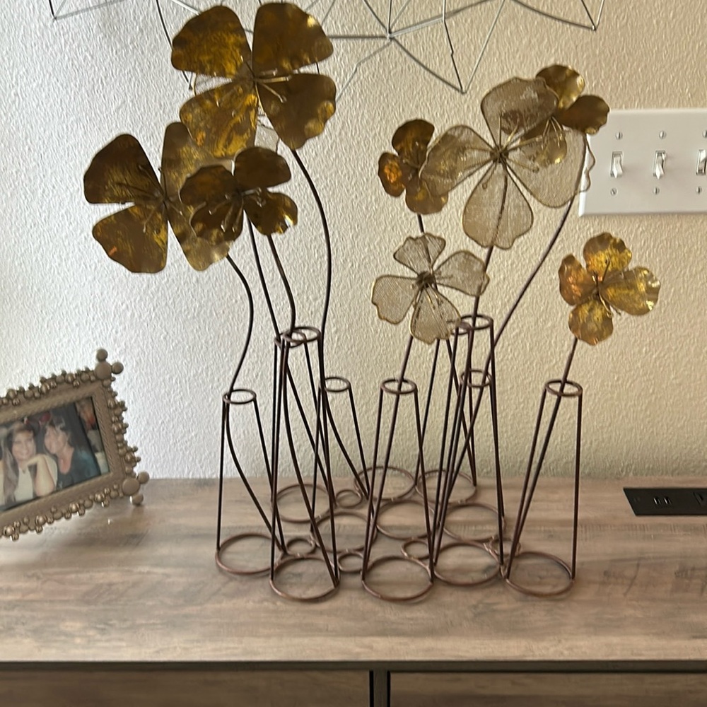Flower sculpture